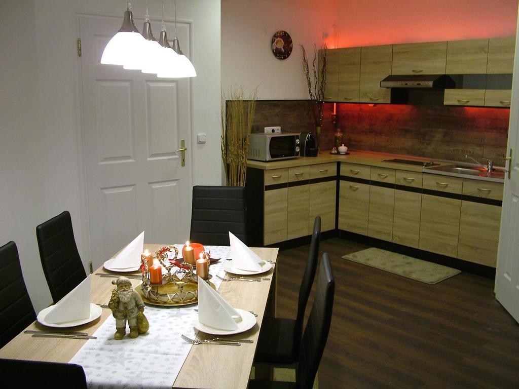 Korzo Apartman Koszeg Bilik gambar