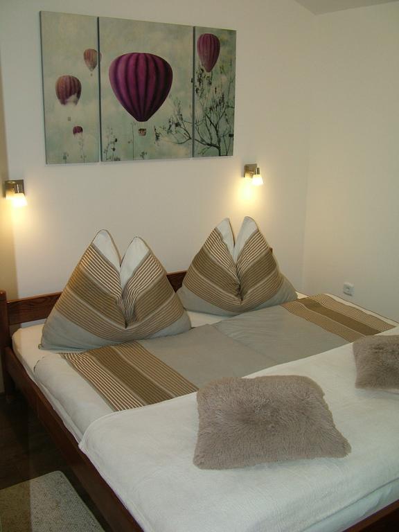 Korzo Apartman Koszeg Bilik gambar