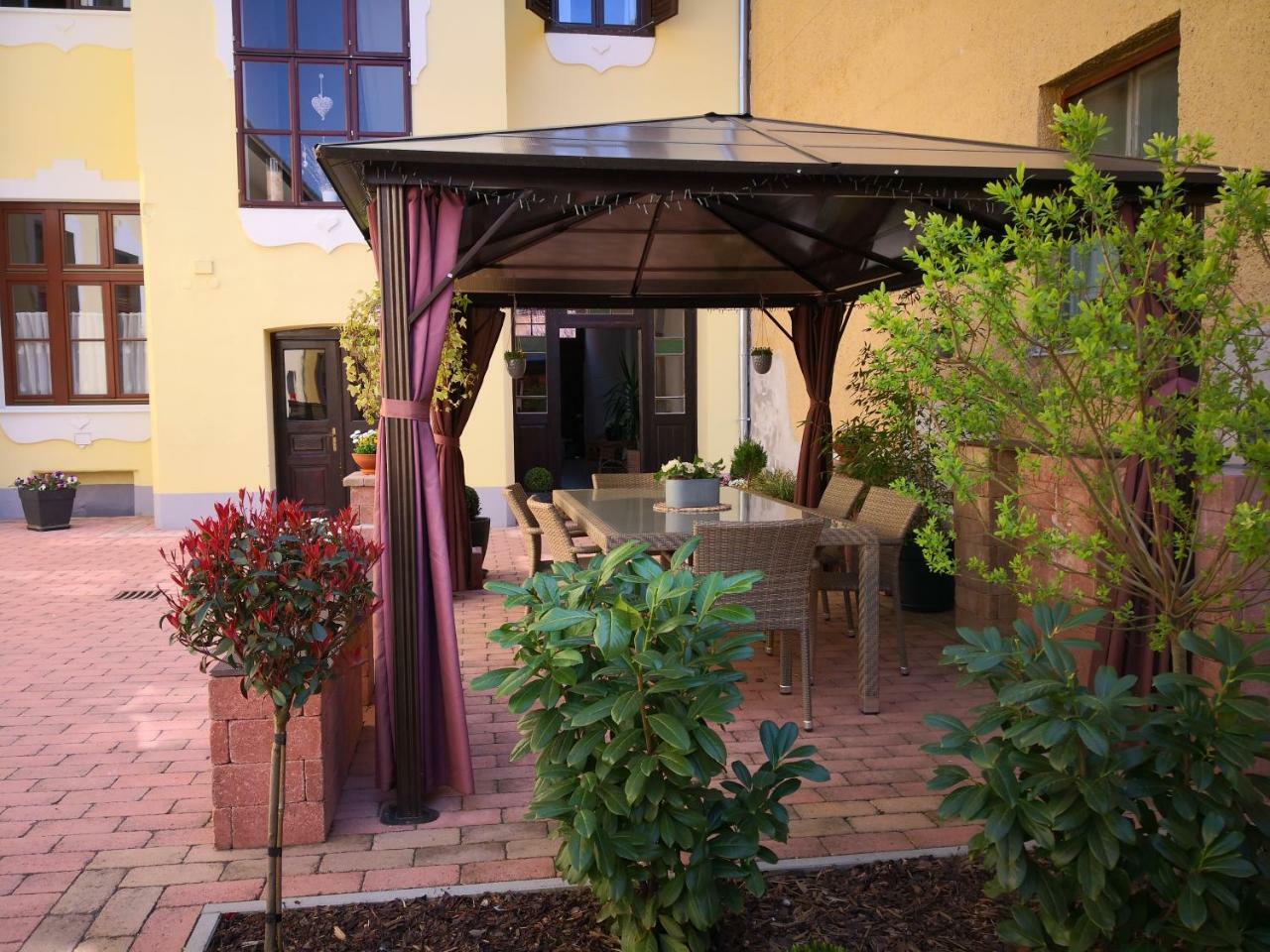 Korzo Apartman Koszeg Luaran gambar